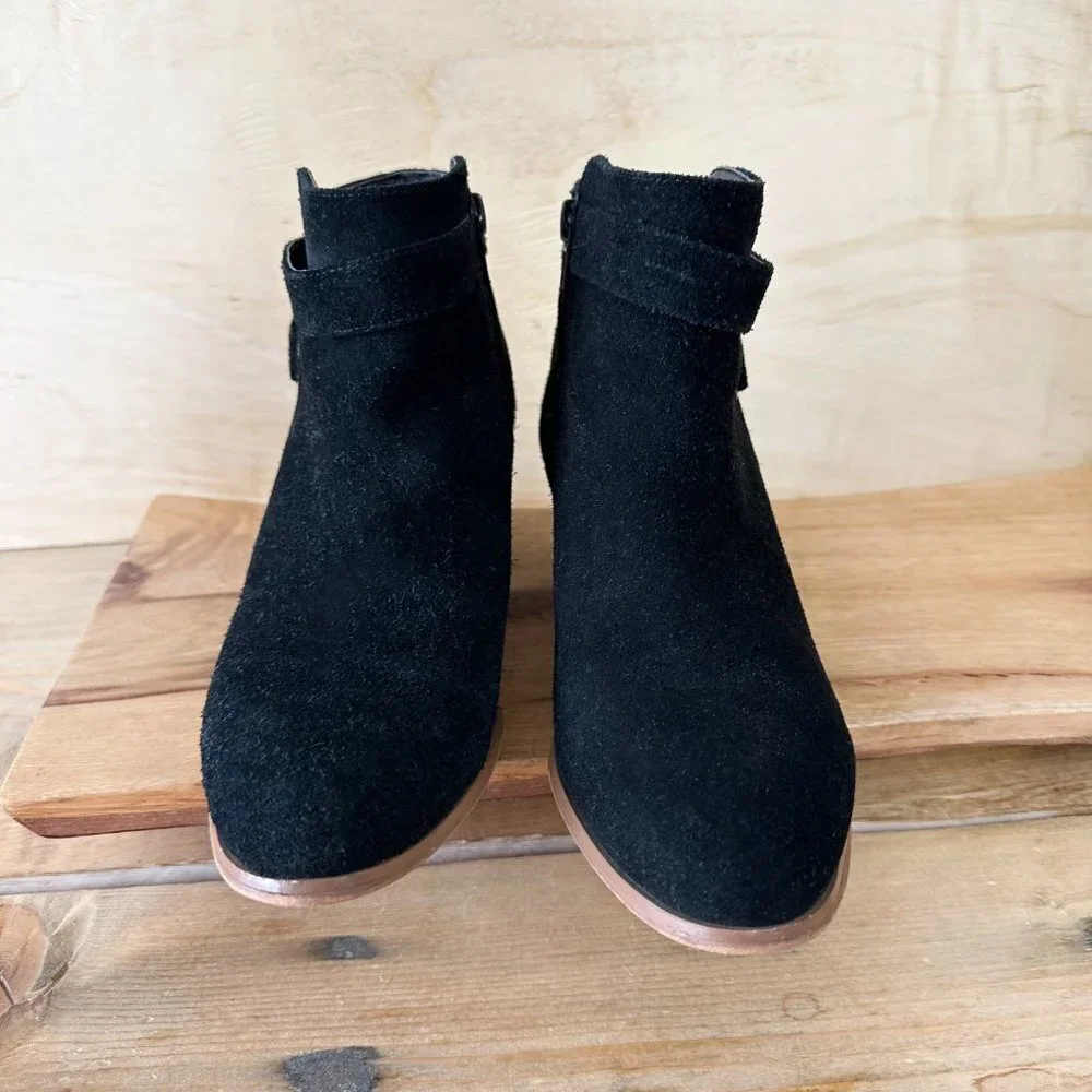 Giani Bernini Oleesia Memory-Foam Ankle Booties‎ Black 6 Suede